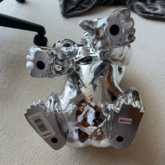 Silver Gorilla - Picture 8 of 9